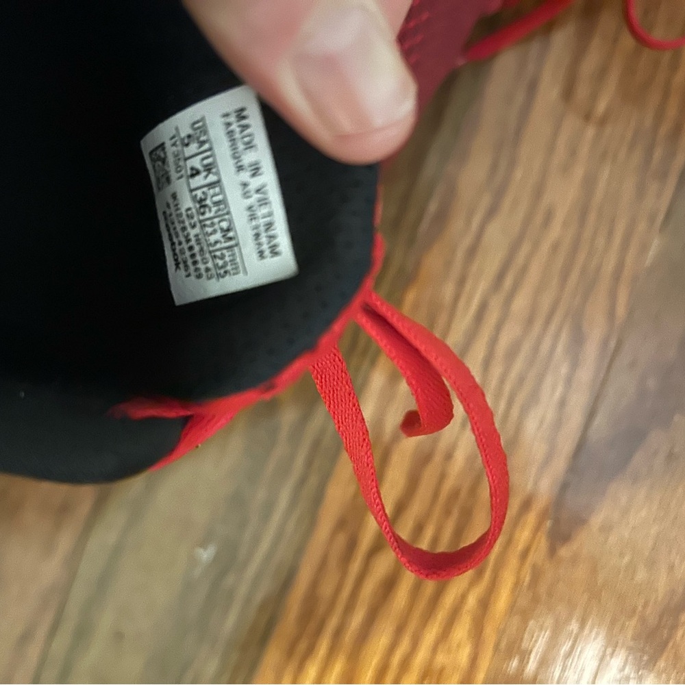Red Reebok nanos - Picture 2 of 2